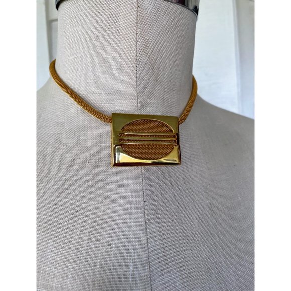Vintage 1970s Square Pendant Mesh Choker Necklace Goldtone - Picture 12 of 14